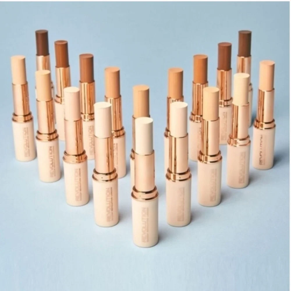 Makeup Revolution Fast Base Stick Foundation NIP